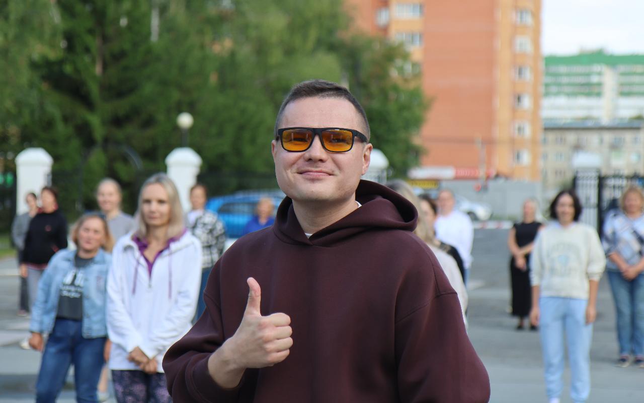 ФОТО к новости: Заряд бодрости и настроения: титулованные спортсмены провели зарядку для коллектива НГПУ 