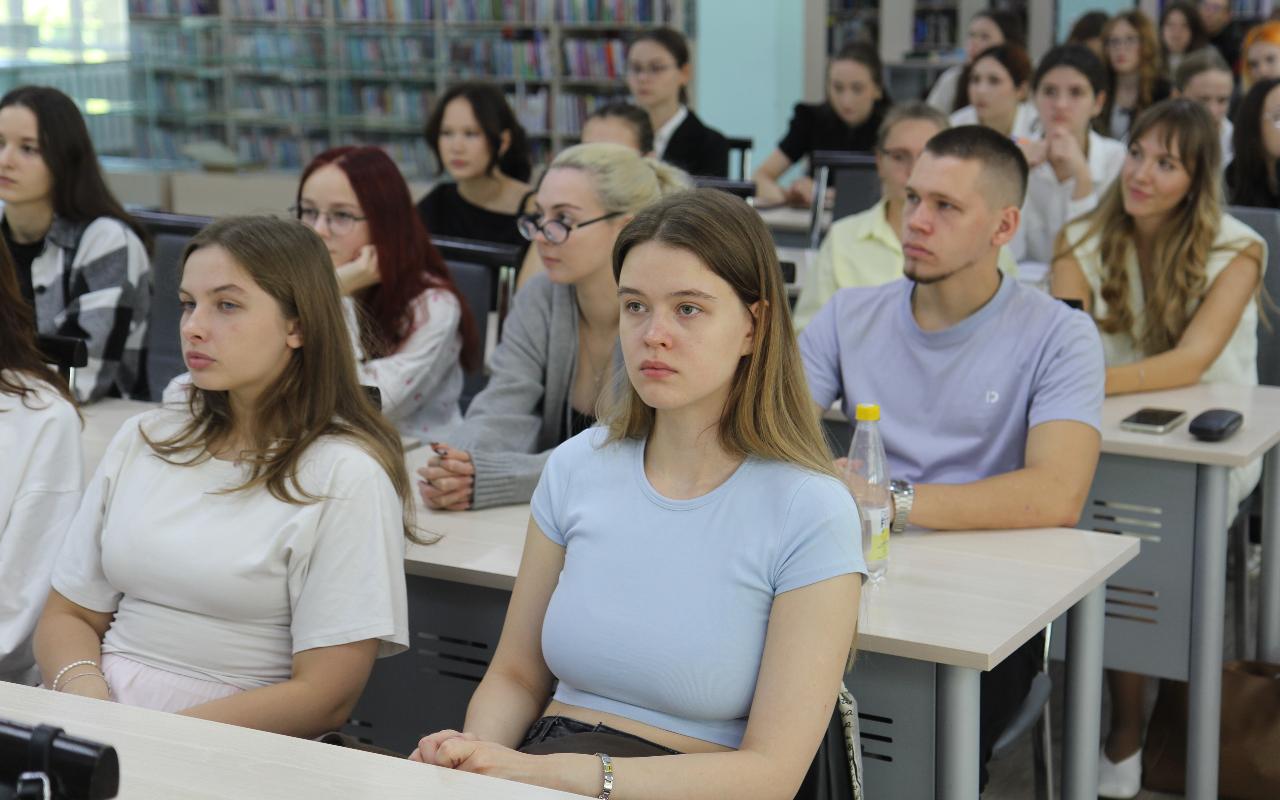 ФОТО к новости: Ректор НГПУ Сергей Нелюбов: «Профсоюз студентов должен активно участвовать в жизни вуза»