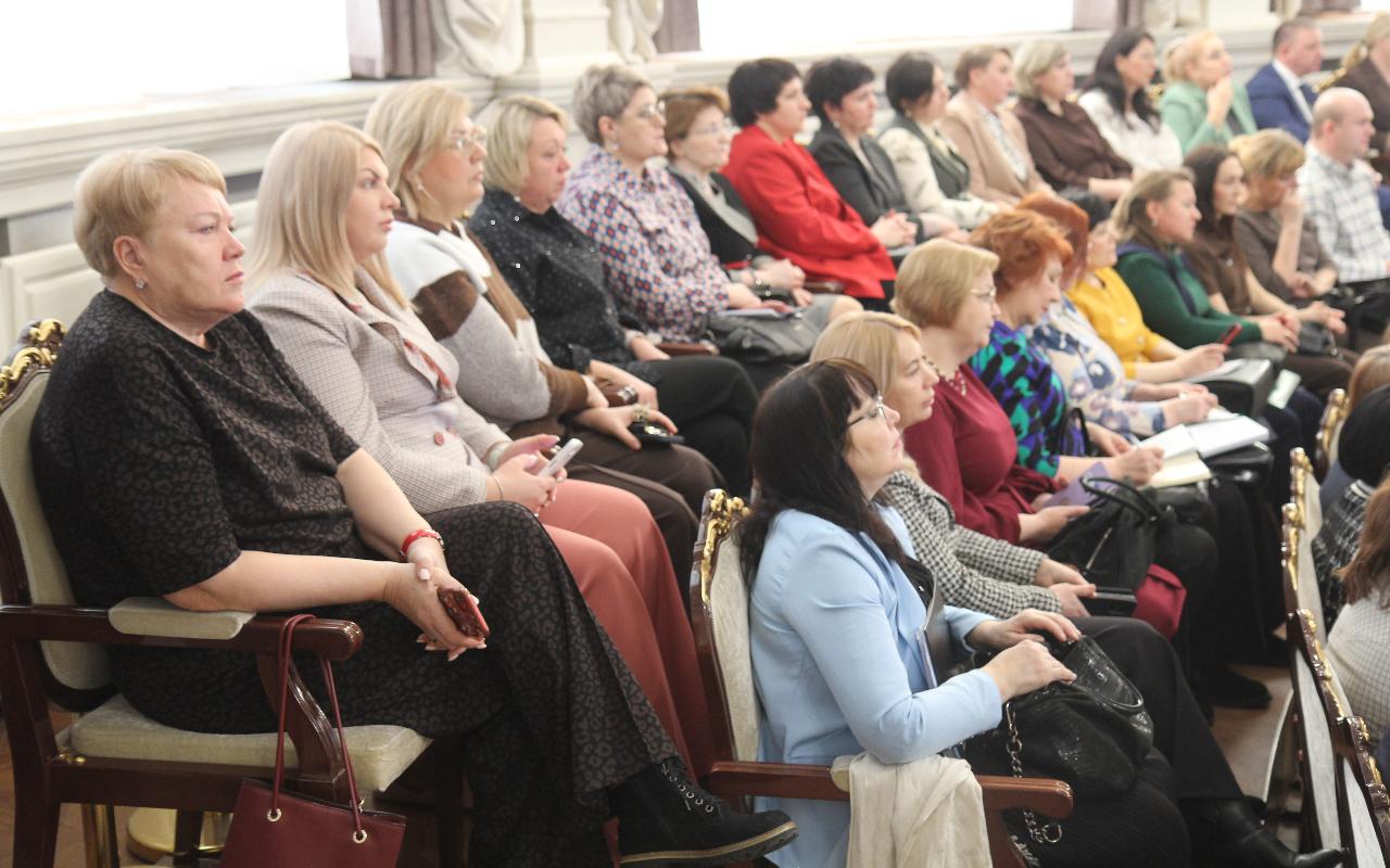 ФОТО к новости: Итоги подведены, задачи поставлены: состоялось расширенное заседание коллегии министерства образования Новосибирской области