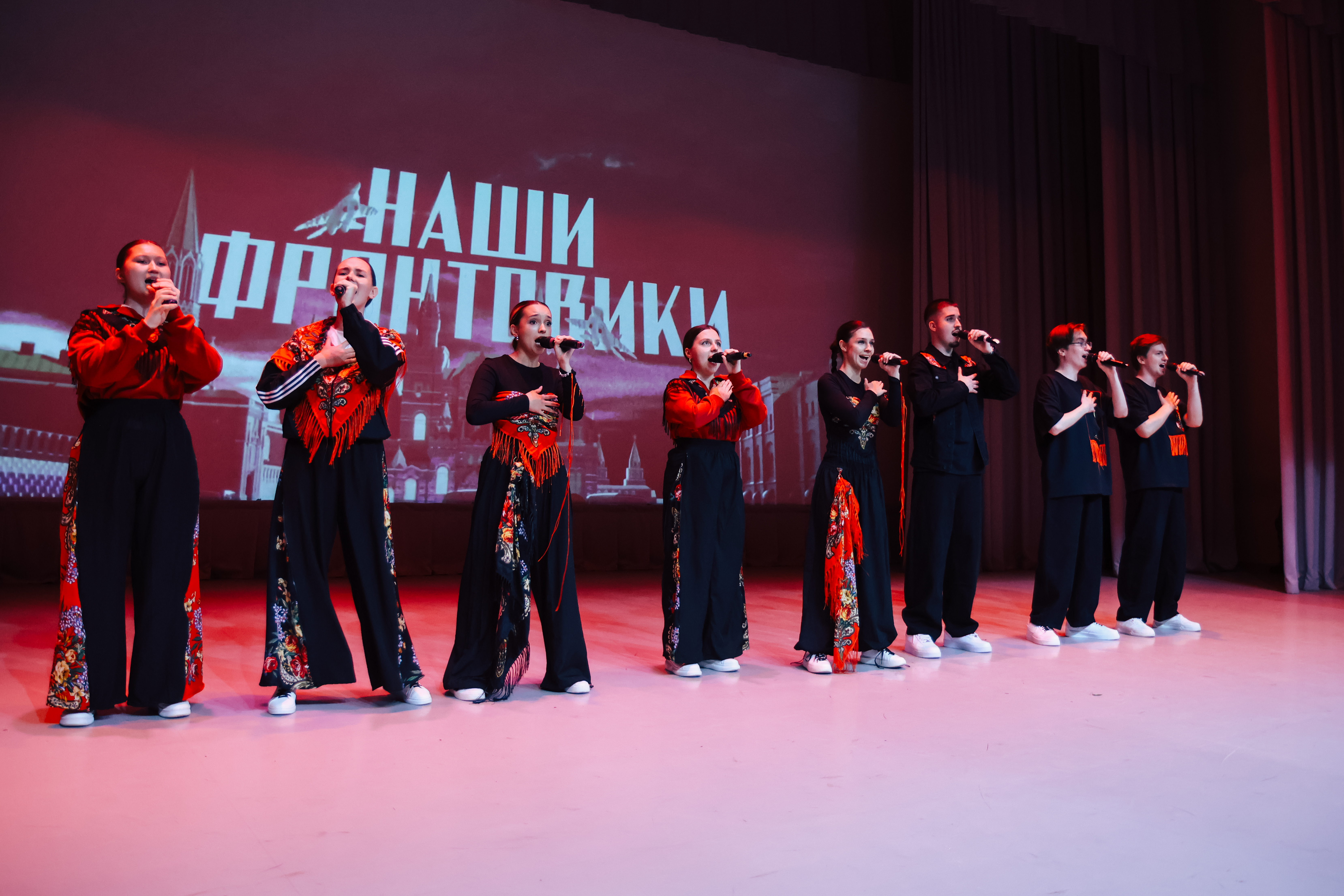 ФОТО к новости: В НГПУ прошло торжественное собрание-концерт к 81-й годовщине Победы в Великой Отечественной войне