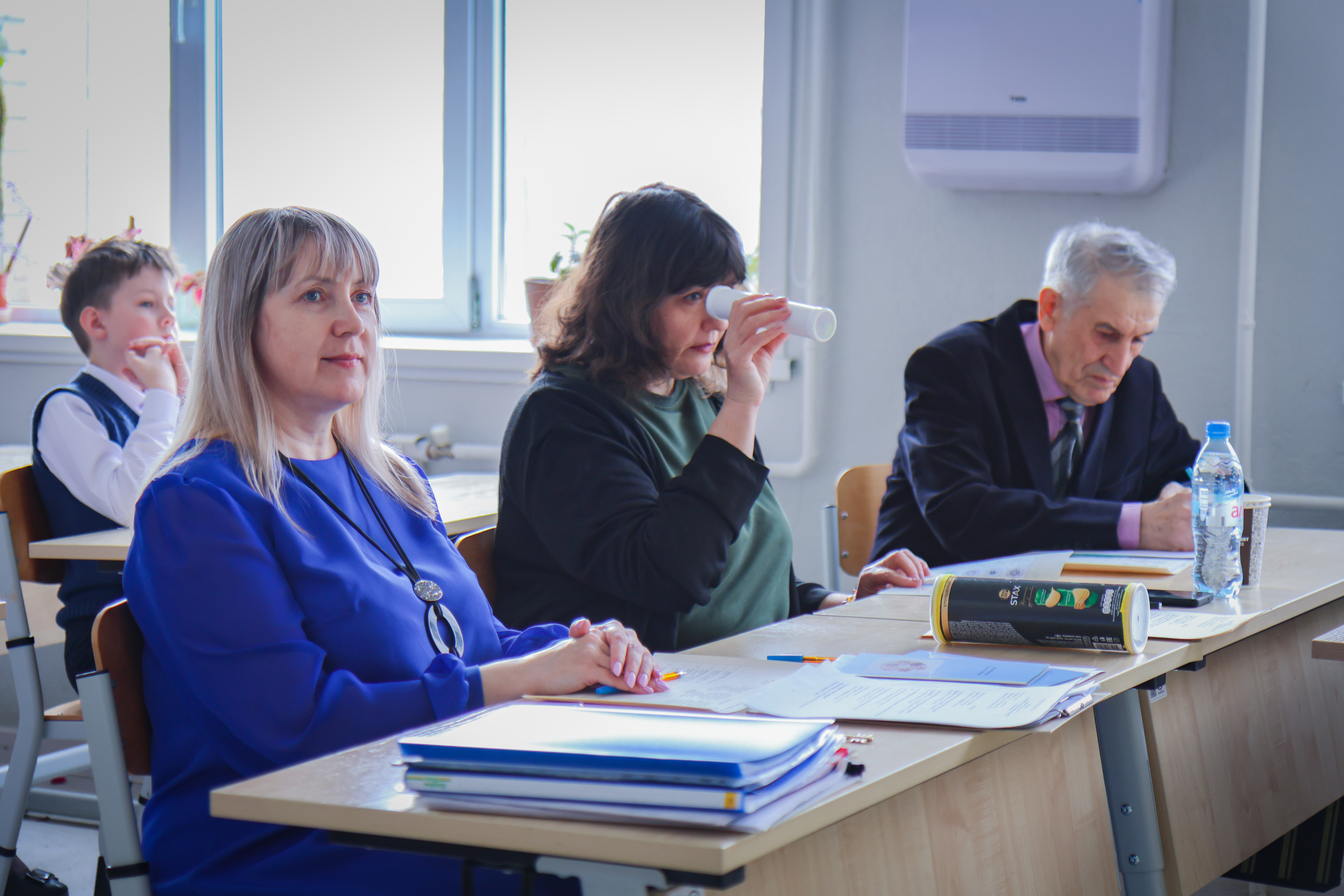 ФОТО к новости: В Институте детства НГПУ прошёл городской конкурс исследовательских проектов младших школьников «Моё первое открытие»