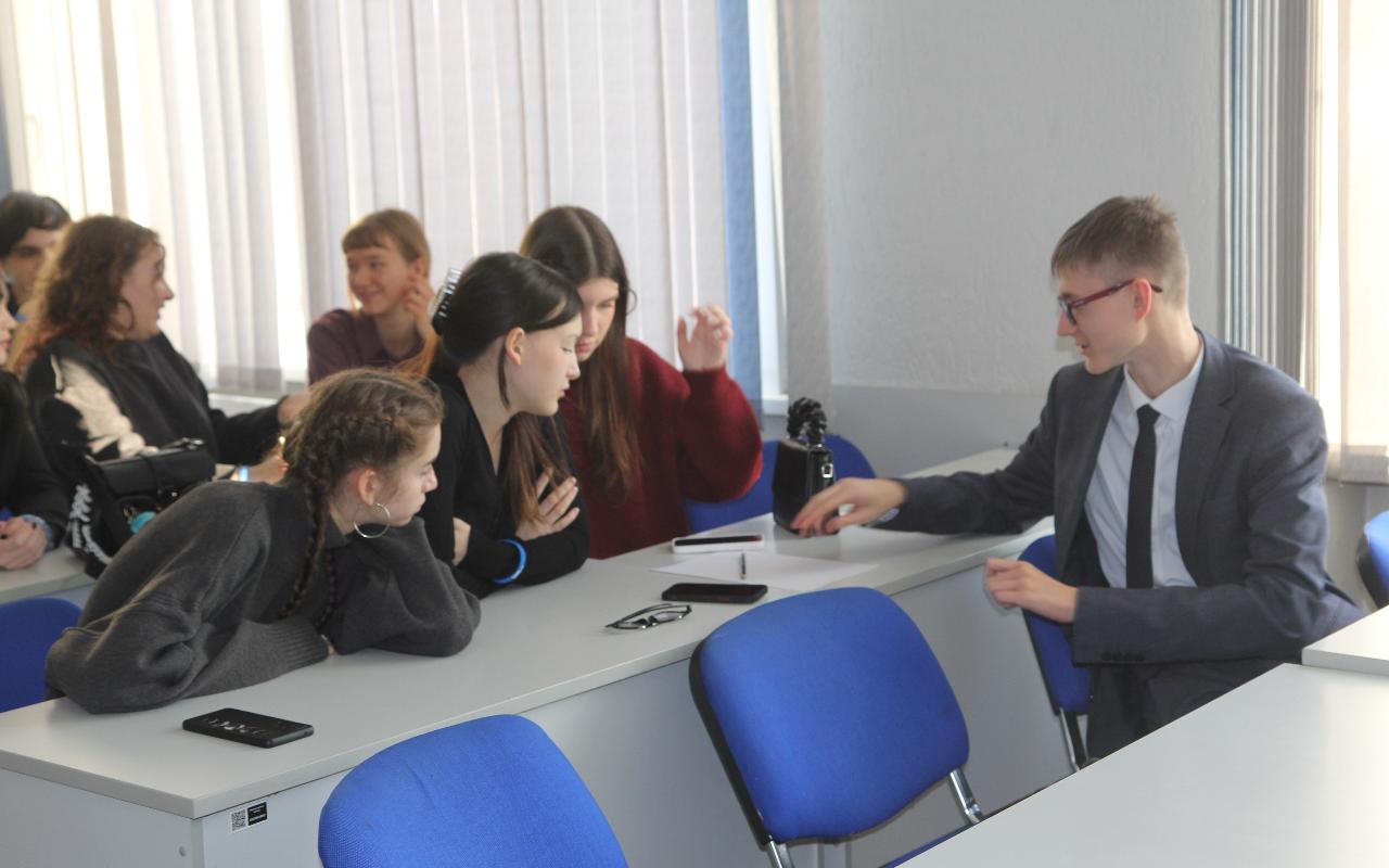 ФОТО к новости: Выпускников НГПУ ждут на работу в наукограде Кольцово