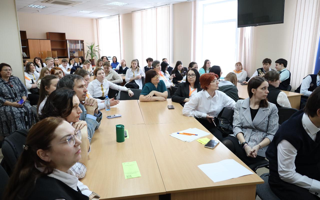 ФОТО к новости: В Новосибирской области прошла проектная сессия «Навигаторы детства: сила в Единстве» с участием экспертов НГПУ