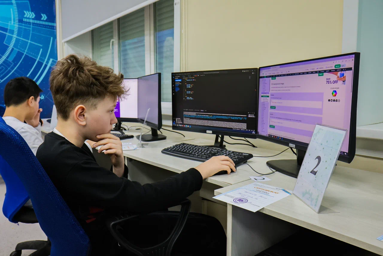 ФОТО к новости: Городской олимпиады по скоростному программированию и робототехнике.