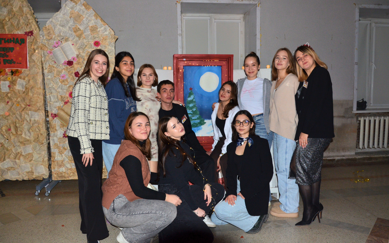 ФОТО к новости: В НГПУ прошёл фестиваль «Говорят под Новый год...»