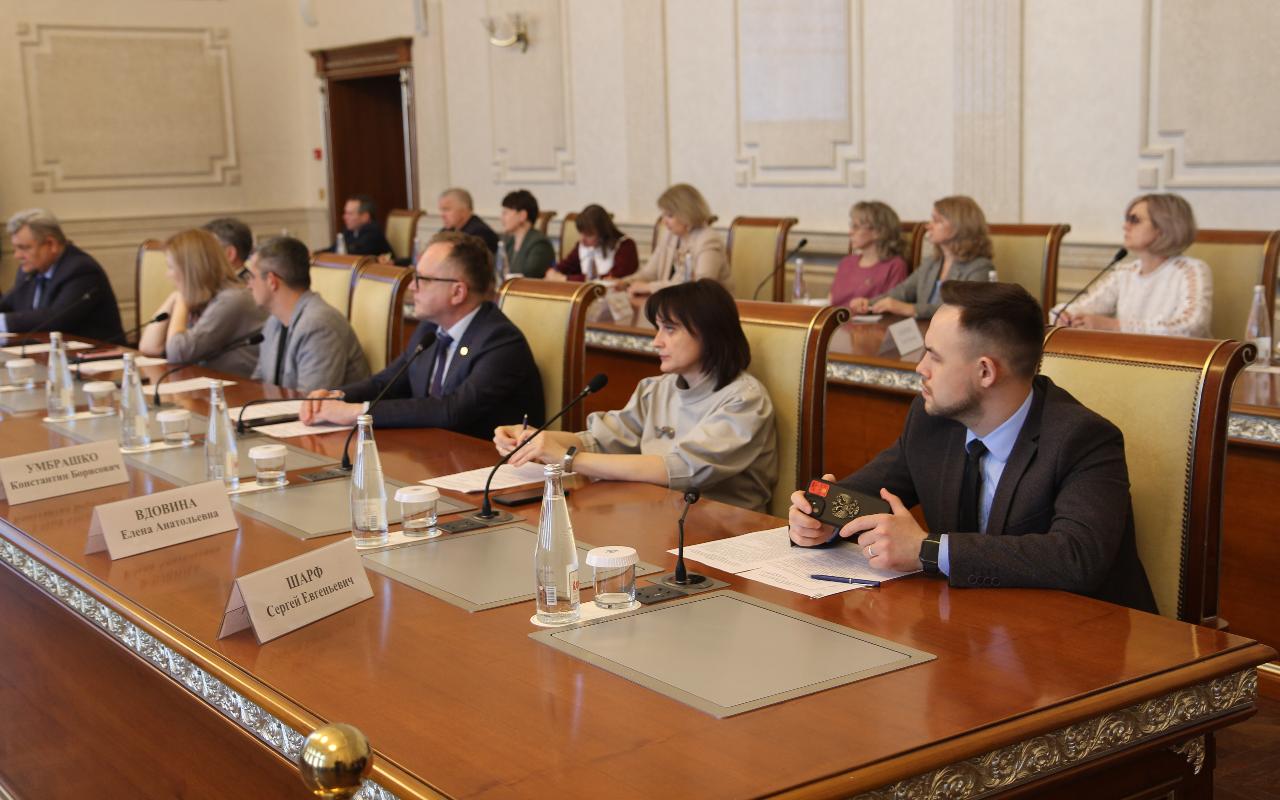 ФОТО к новости: И.о. ректора НГПУ Сергей Нелюбов: «Педагогический университет будет развивать и укреплять связи с муниципалитетами для повышения качества образования»