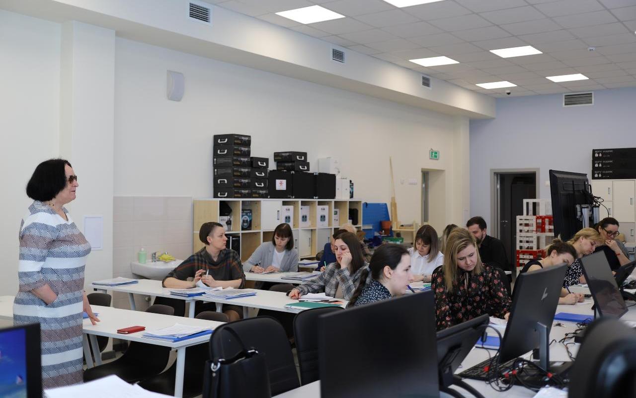ФОТО к новости: НГПУ готовит педагогов области к внедрению общероссийской Примерной программы воспитания