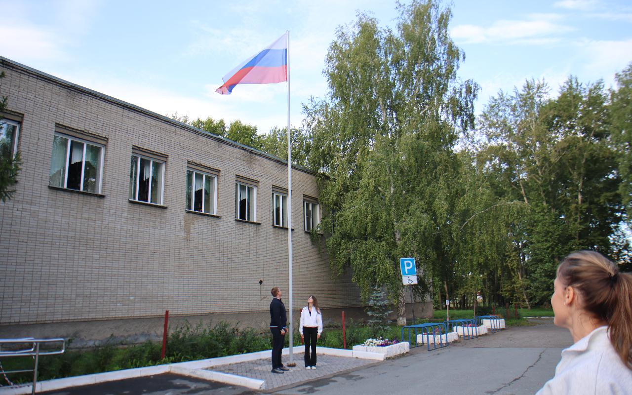 ФОТО к новости: Заряд бодрости и настроения: титулованные спортсмены провели зарядку для коллектива НГПУ 