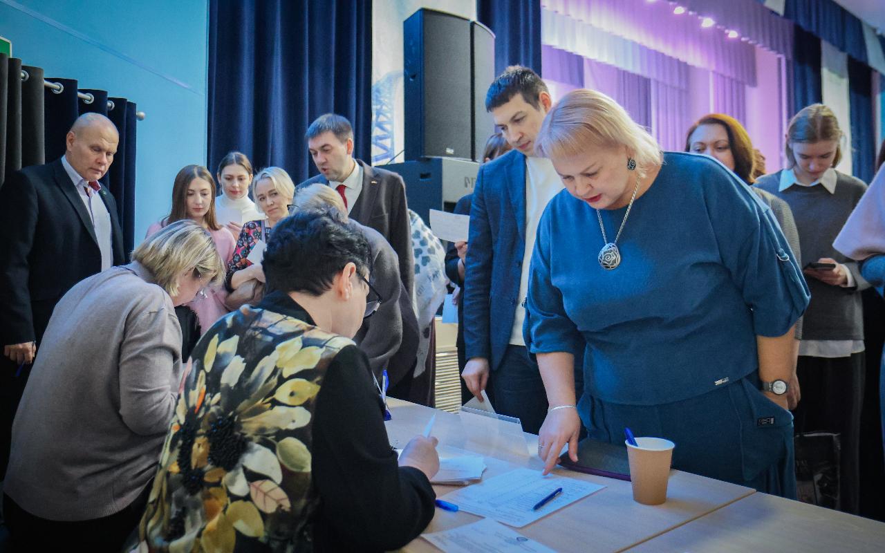 ФОТО к новости: Сергей Александрович Нелюбов избран ректором НГПУ