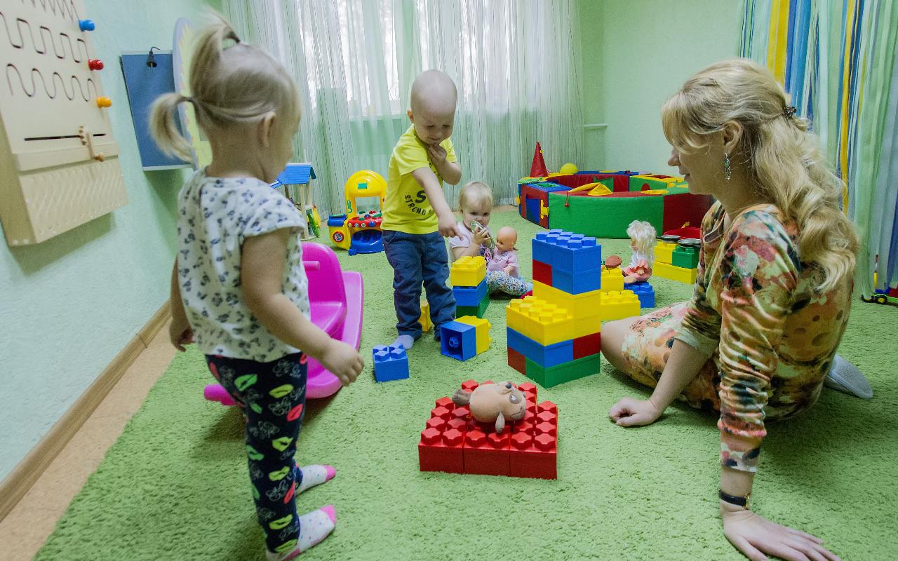 ФОТО к новости: Возвращение внимания к дошкольному возрасту и помощь родителям в выборе: в НГПУ поддержали идею конкурса «Родная игрушка»