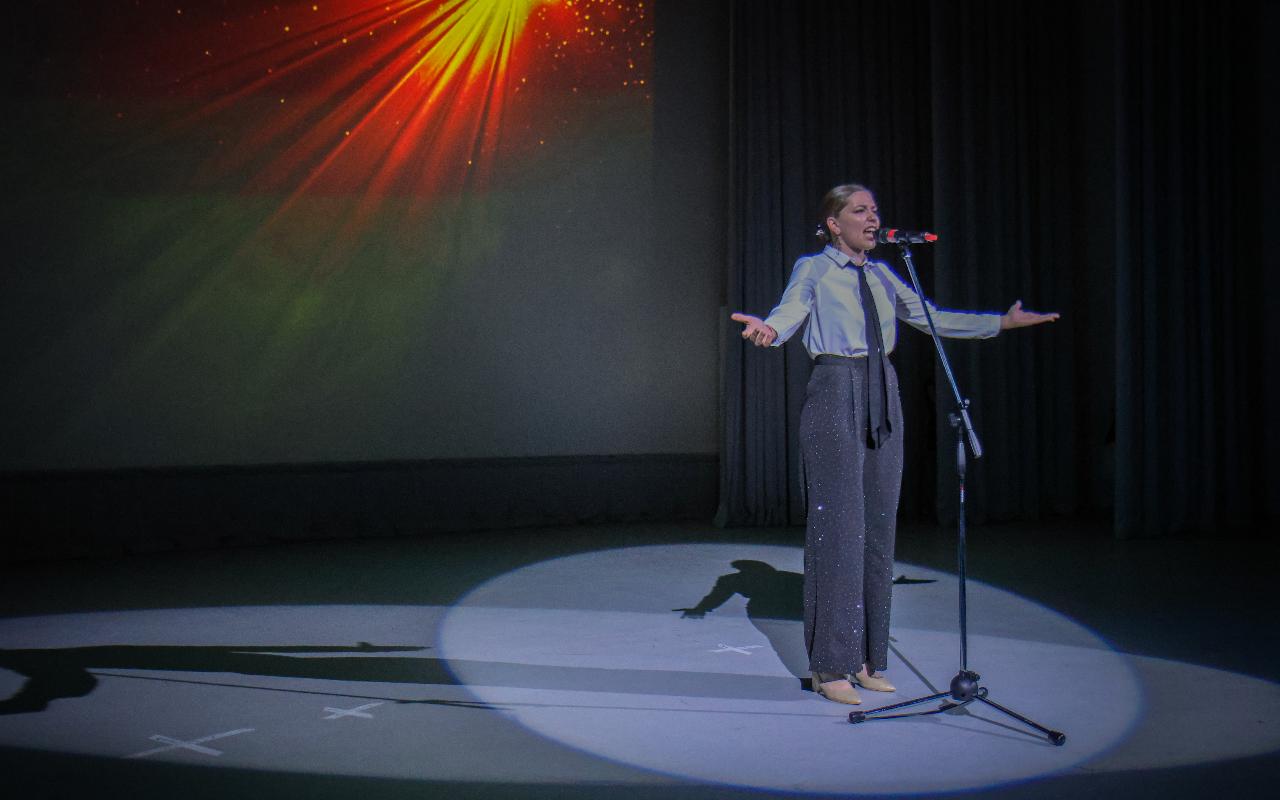 ФОТО к новости: Награды за профессионализм и подвижничество: в НГПУ прошел праздничный концерт к Дню Учителя