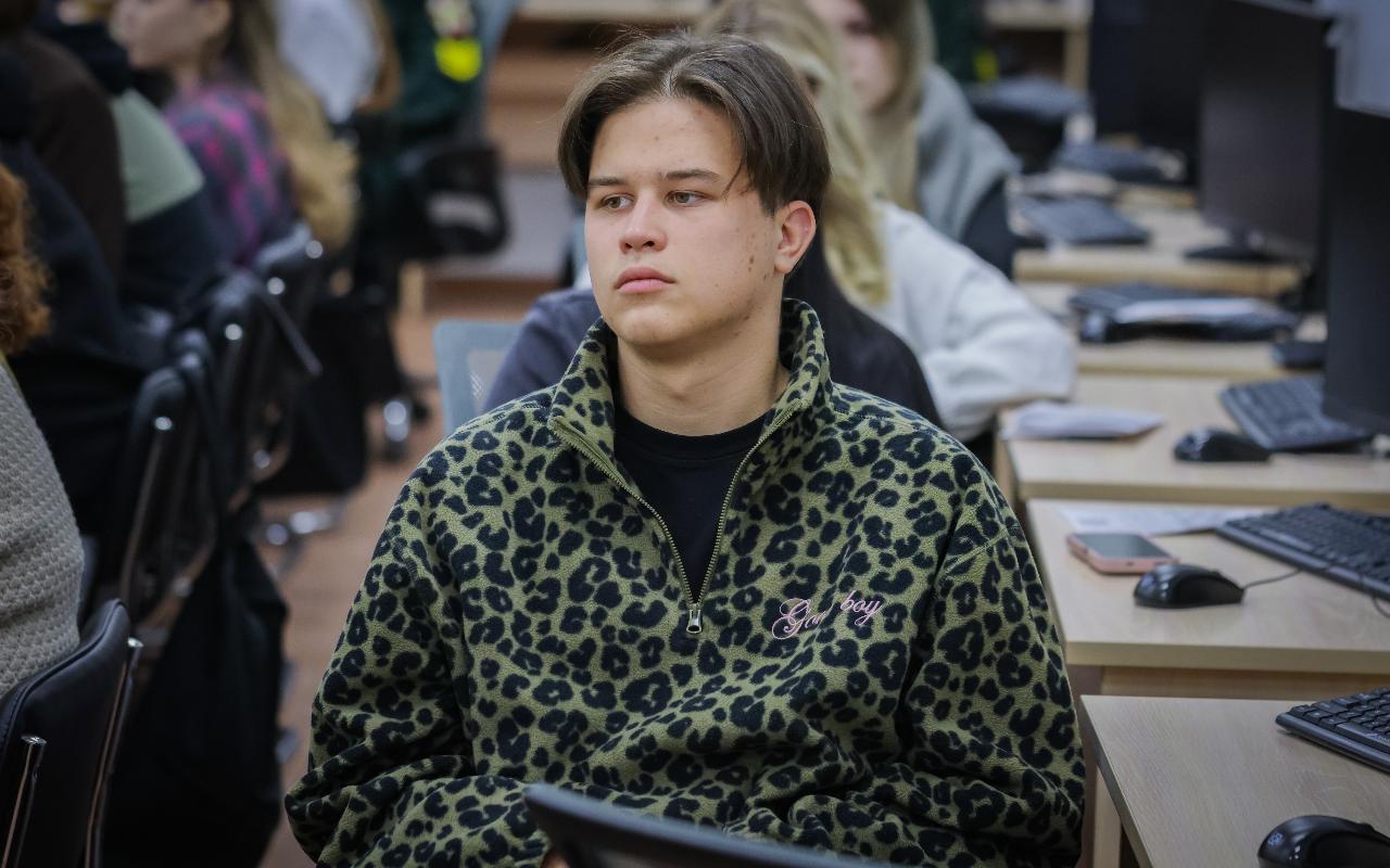 ФОТО к новости: В НГПУ обсудили роль исторической памяти в развитии индивидуальности