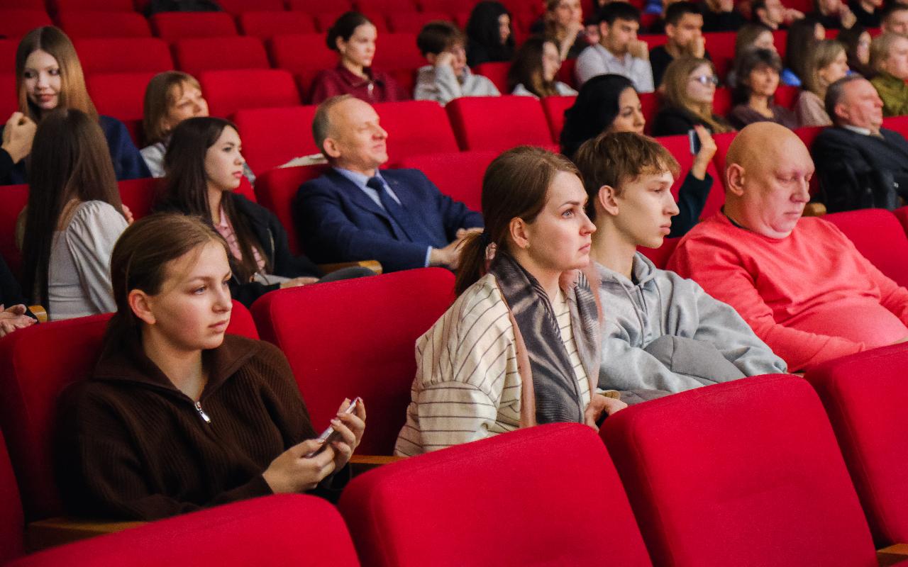 ФОТО к новости: День открытых дверей вузов Новосибирской области: НГПУ — в центре внимания абитуриентов