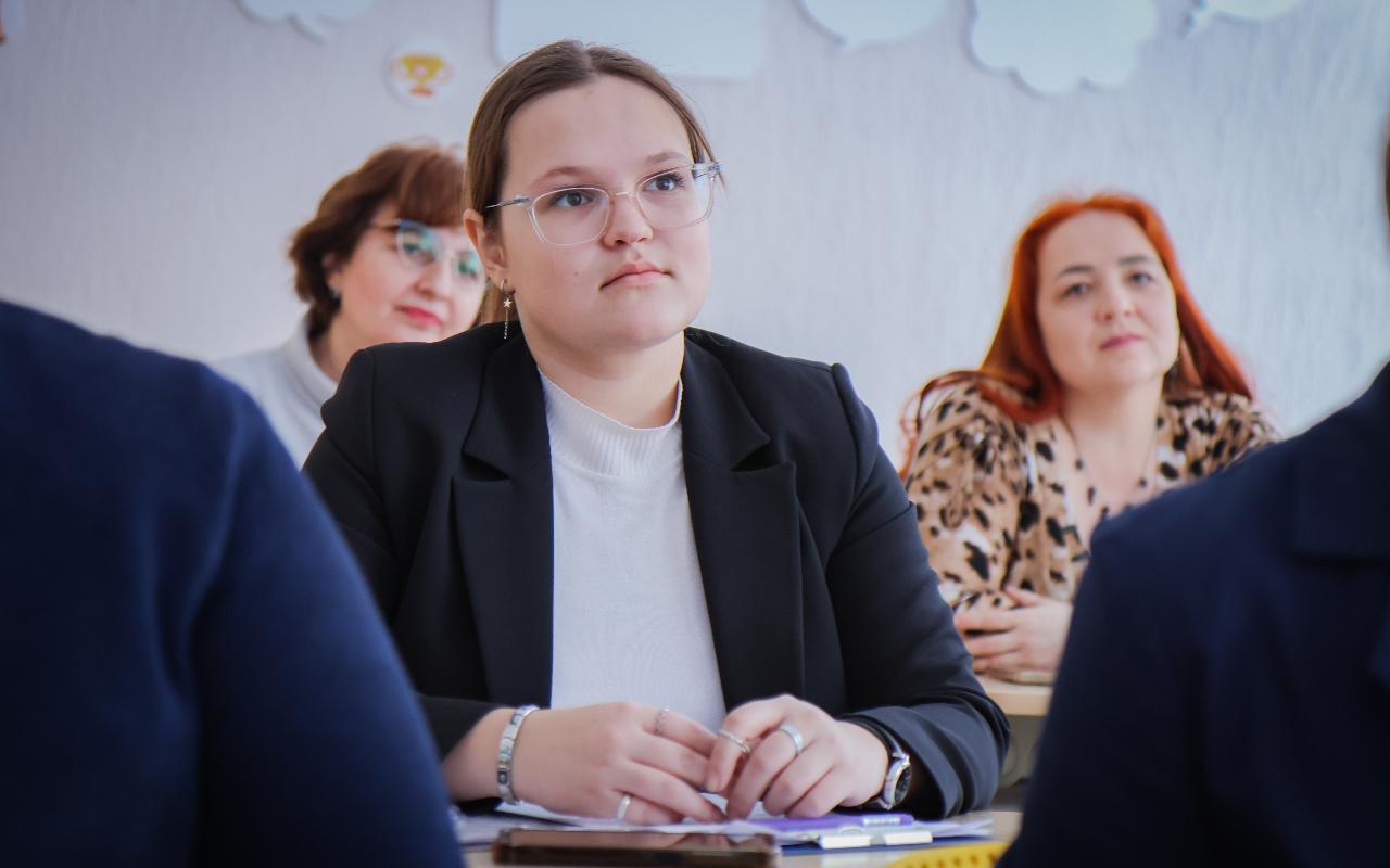 ФОТО к новости: В ИД НГПУ прошла международная форсайт-сессия с участием университета Индонезии