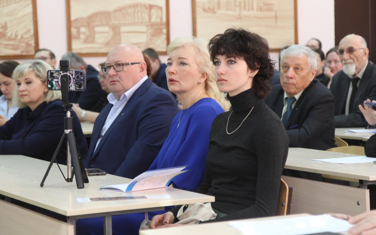 ФОТО к новости: Замечательный исследователь и стойкий человек: в НГПУ почтили память Людмилы Ивановны Дремовой