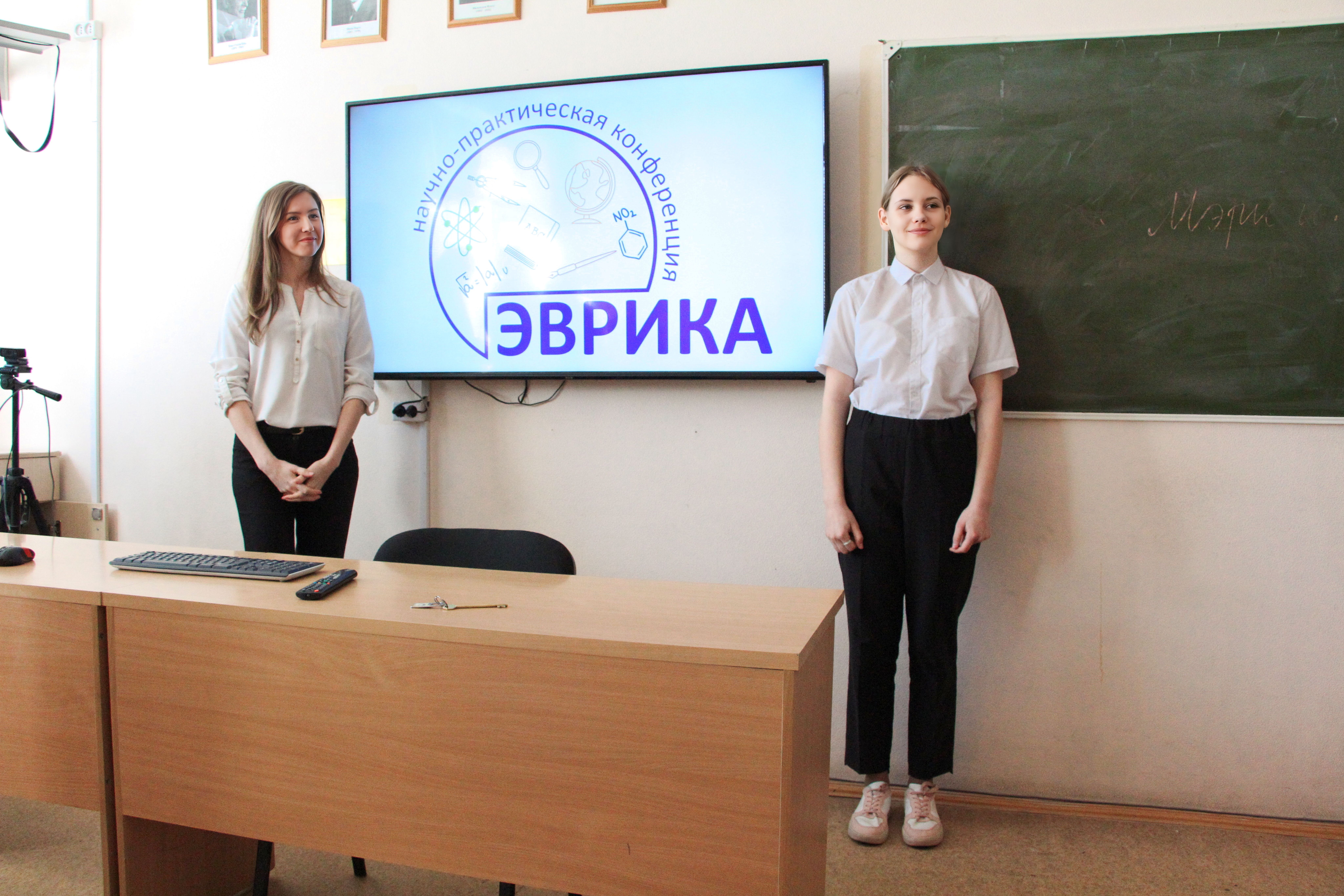 ФОТО к новости: Наука со школьной скамьи: в НГПУ прошла конференция молодых исследователей