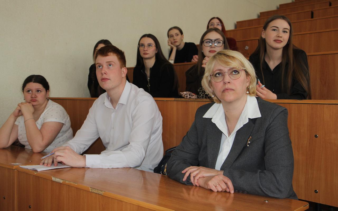 ФОТО к новости: Последний и решительный бой: студентам НГПУ рассказали о подготовке и ходе Берлинской операции Великой Отечественной войны