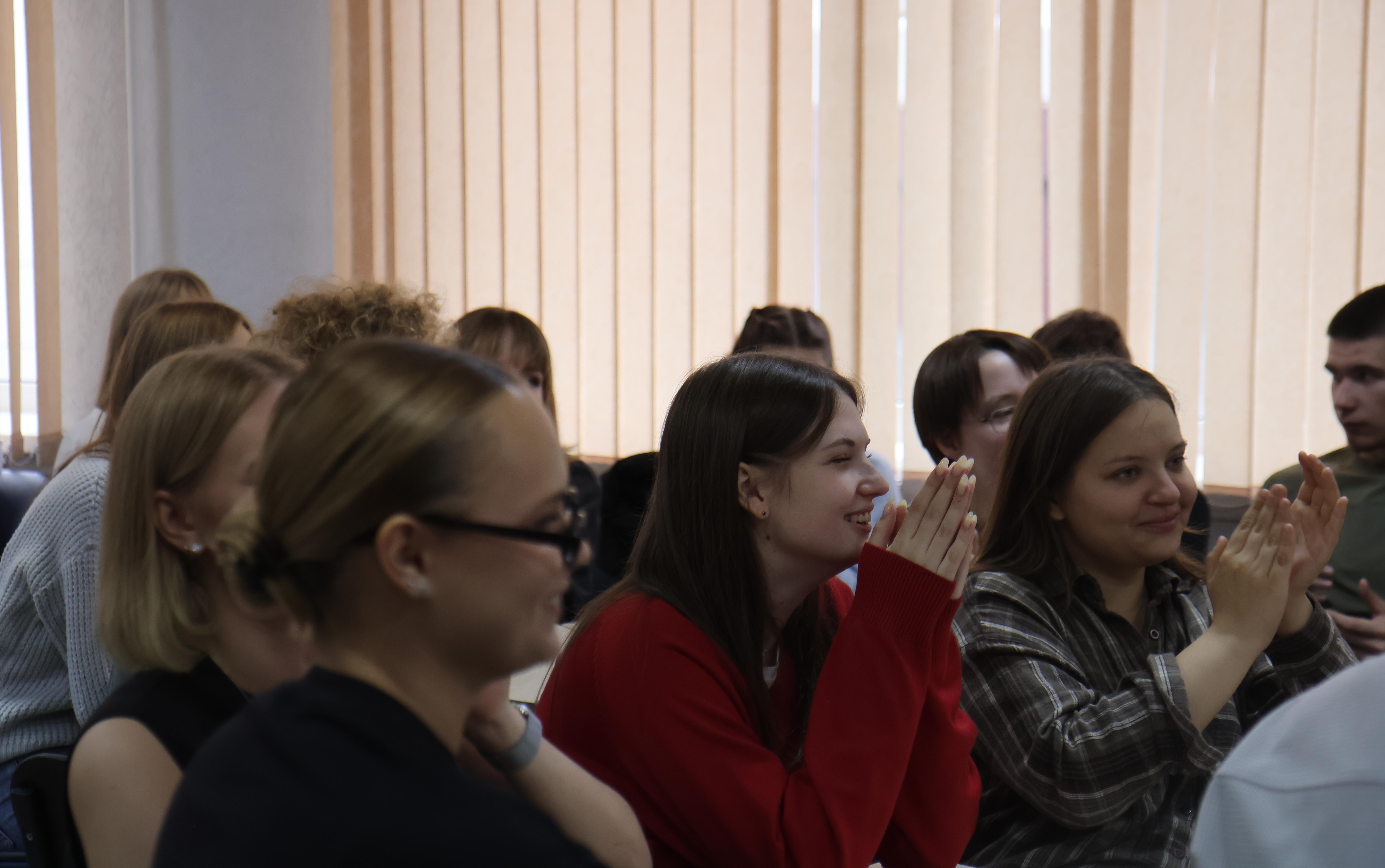 ФОТО к новости: Кто больше всех знает про выборы: студенты НГПУ посоревновались в правовых знаниях