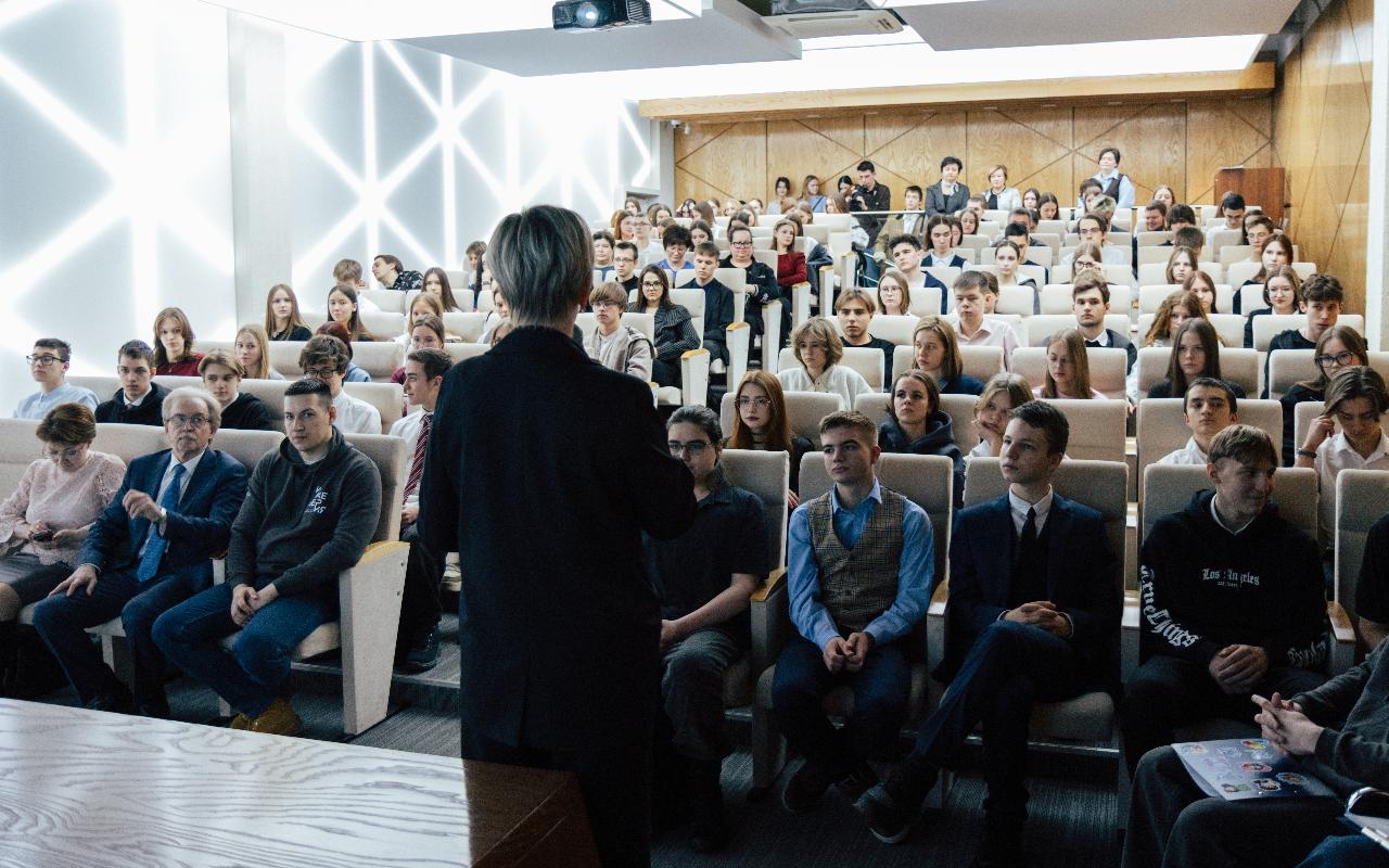 ФОТО к новости: Команда НГПУ провела профориентационное мероприятие для школьников наукограда Кольцово в рамках Дня российской науки