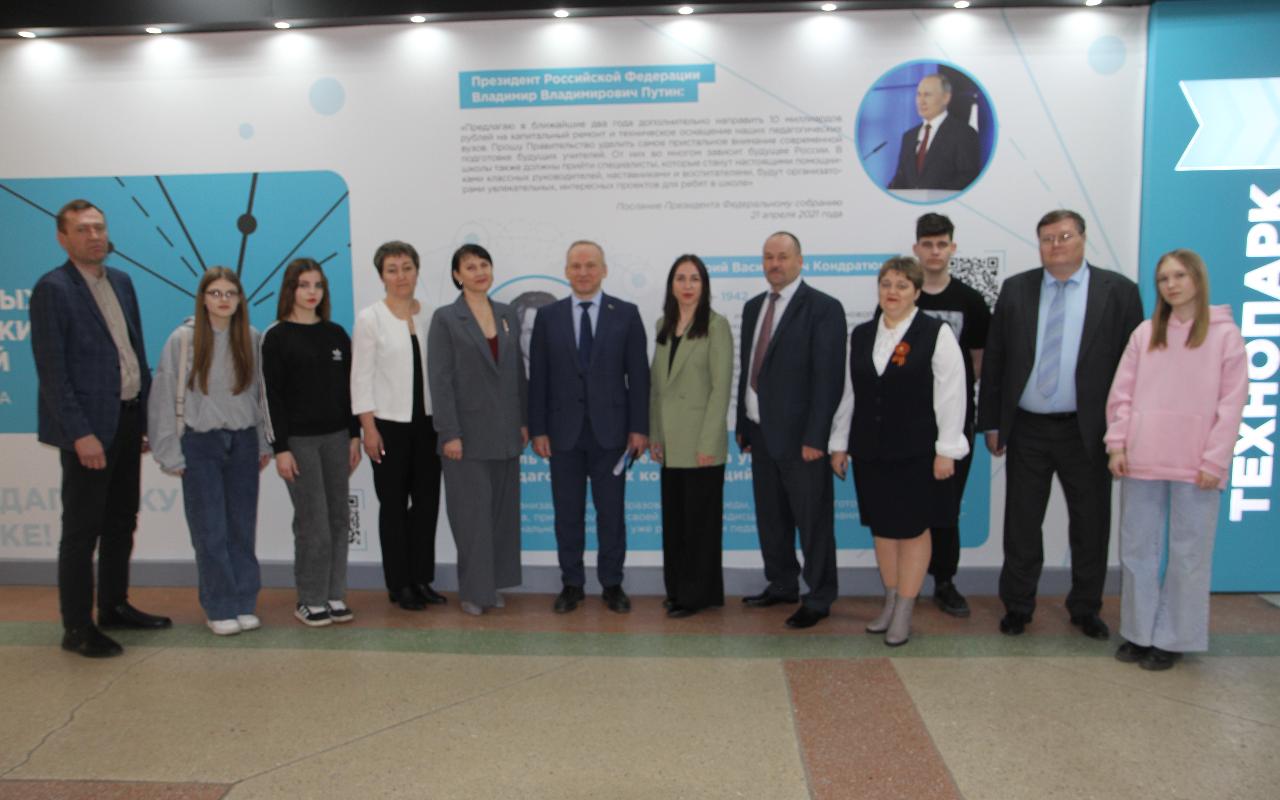 ФОТО к новости: Взаимодействие расширяется: НГПУ и Усть-Таркский район подписали соглашение о сотрудничестве