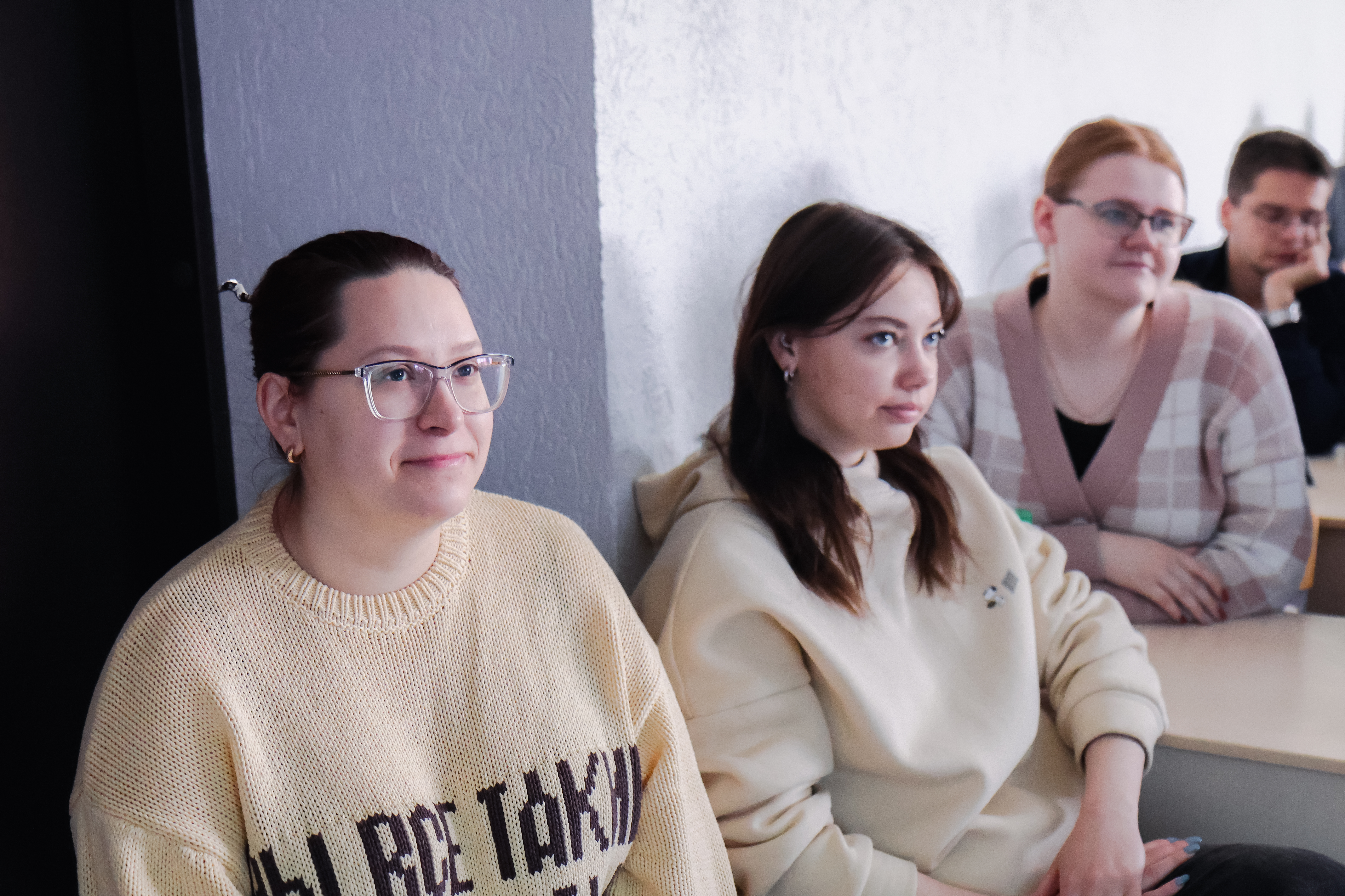 ФОТО к новости: НГПУ и Университет Сайдзу провели цикл совместных дистанционных лекций