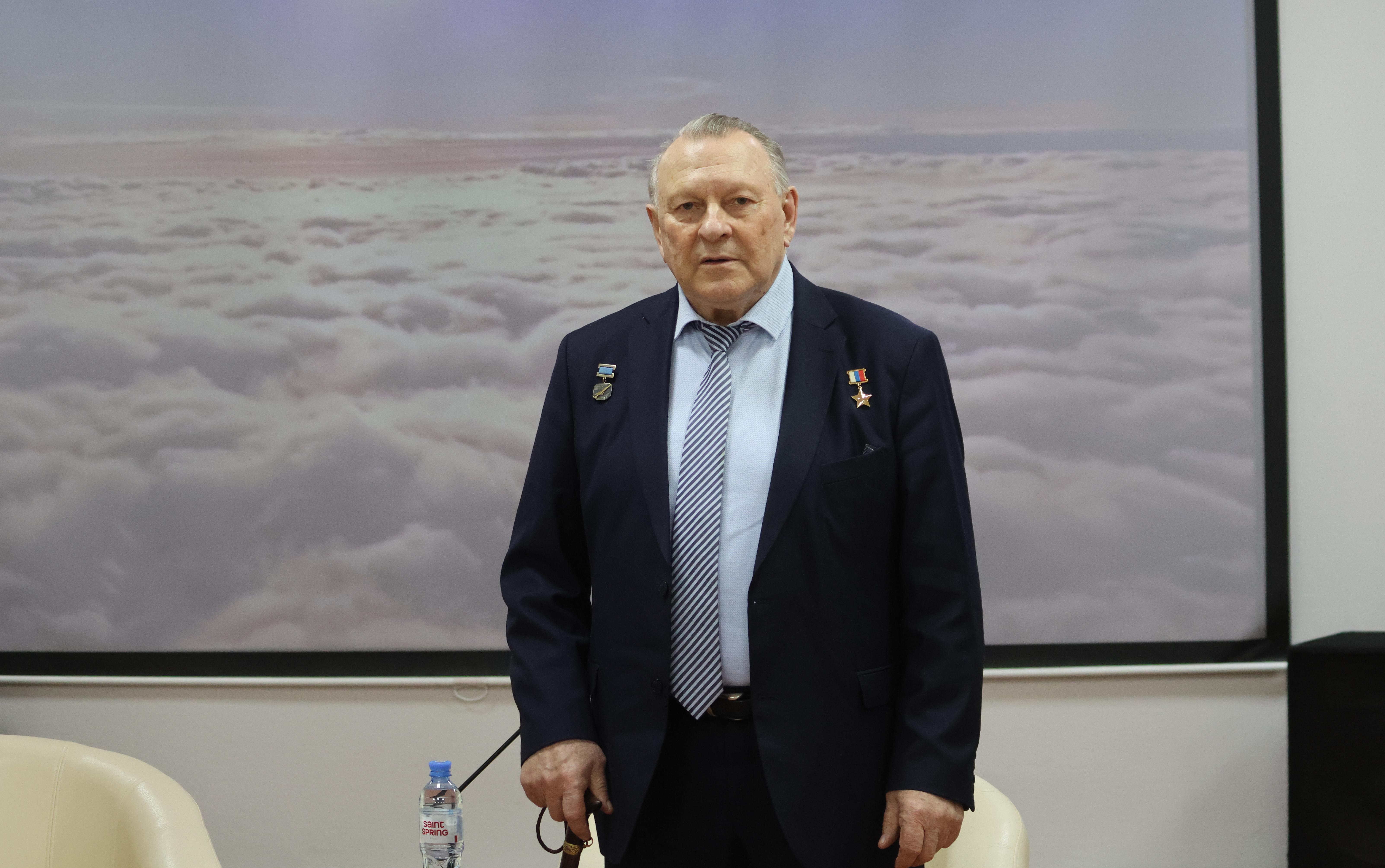 ФОТО к новости: «Разговоры о важном»: посвятить жизнь небу и Родине