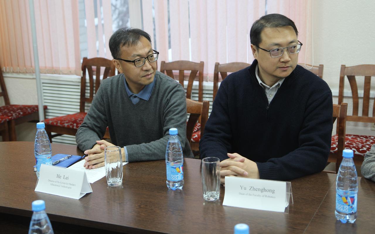 ФОТО к новости: НГПУ углубляет сотрудничество с университетом китайской провинции Гуандун