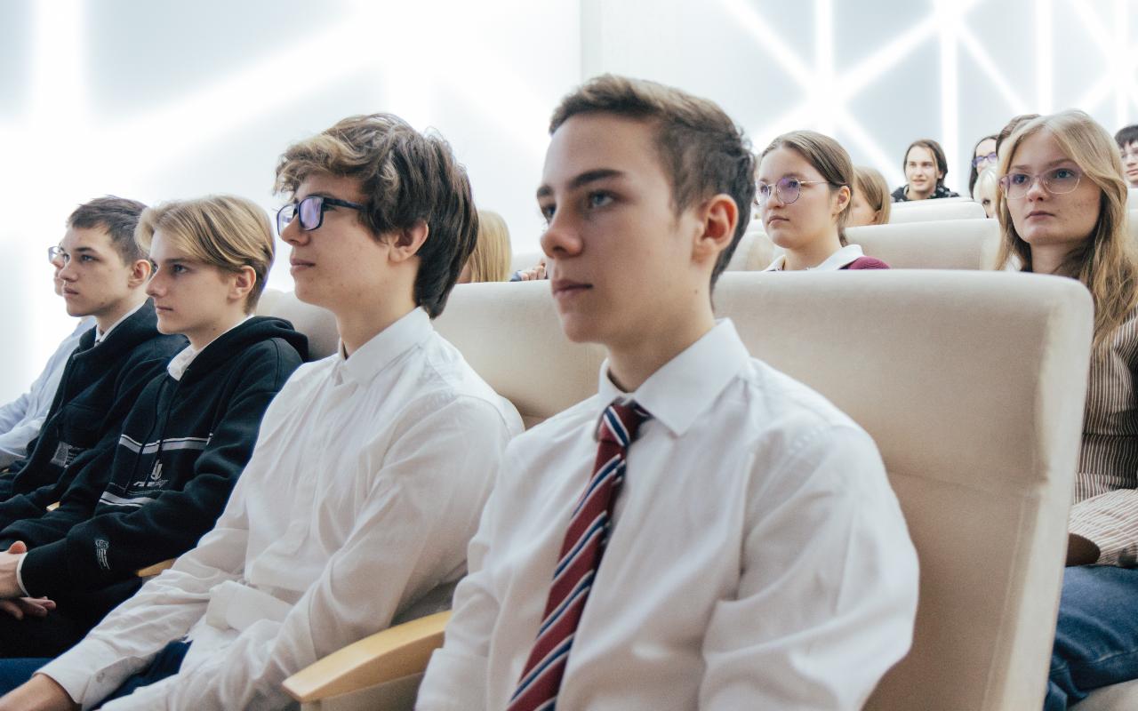 ФОТО к новости: Команда НГПУ провела профориентационное мероприятие для школьников наукограда Кольцово в рамках Дня российской науки