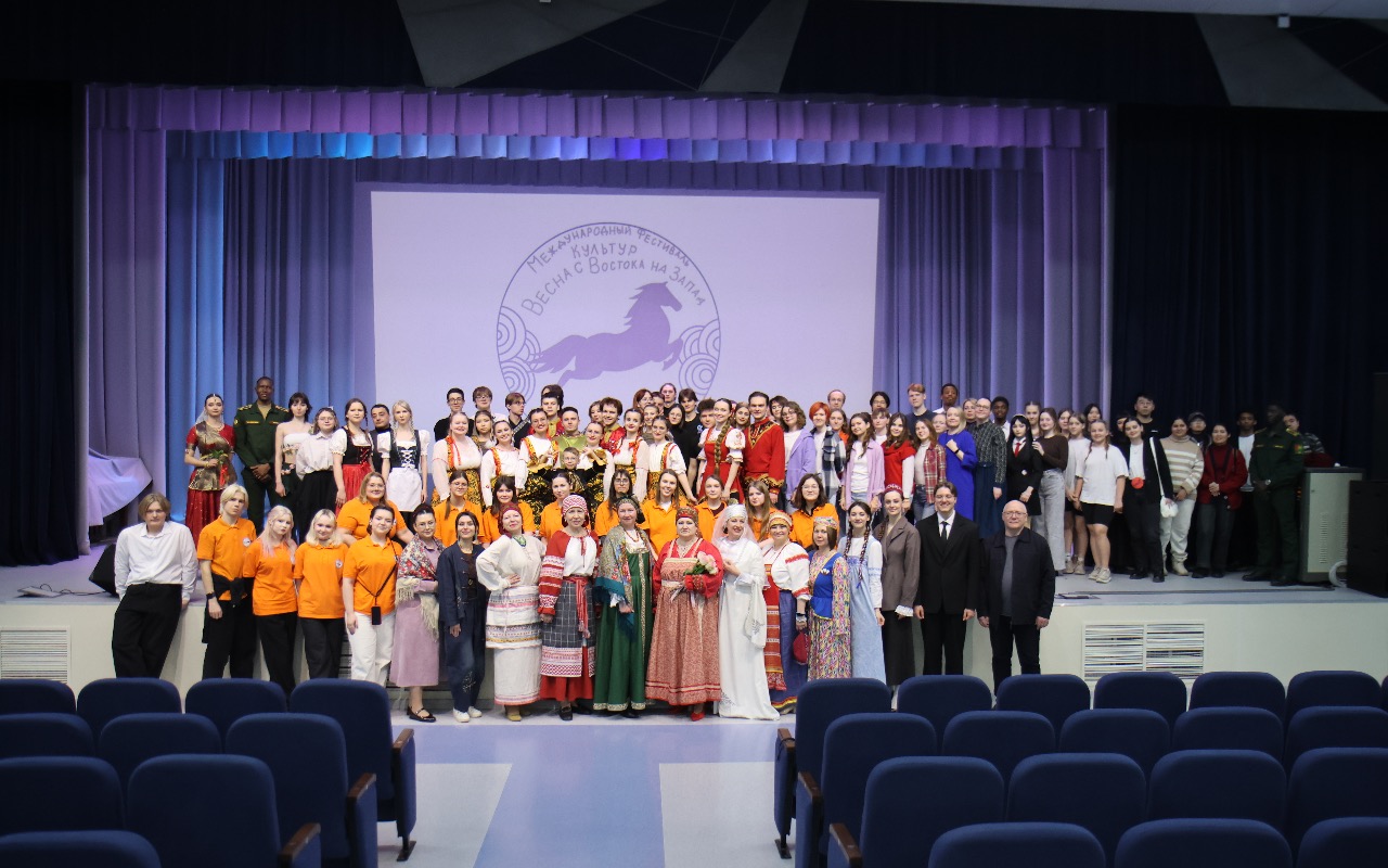 ФОТО к новости: В ИИГСО НГПУ прошёл Международный фестиваль восточных культур «Праздник весны: с Востока на Запад»
