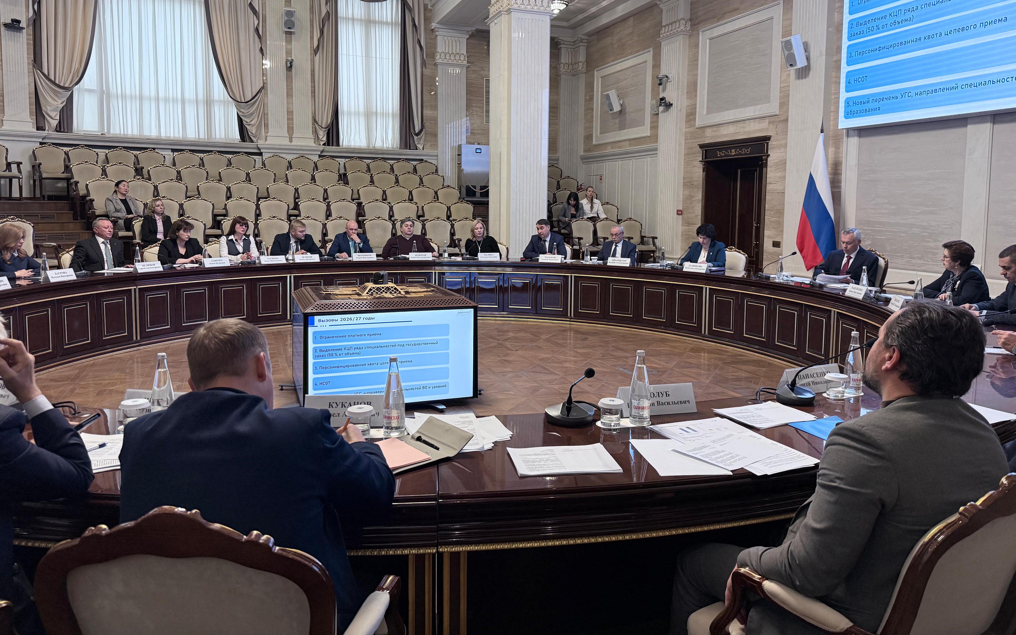 ФОТО к новости: Новосибирская система среднего и высшего образования позволяет большинству выпускников сразу устраиваться по выбранной специальности