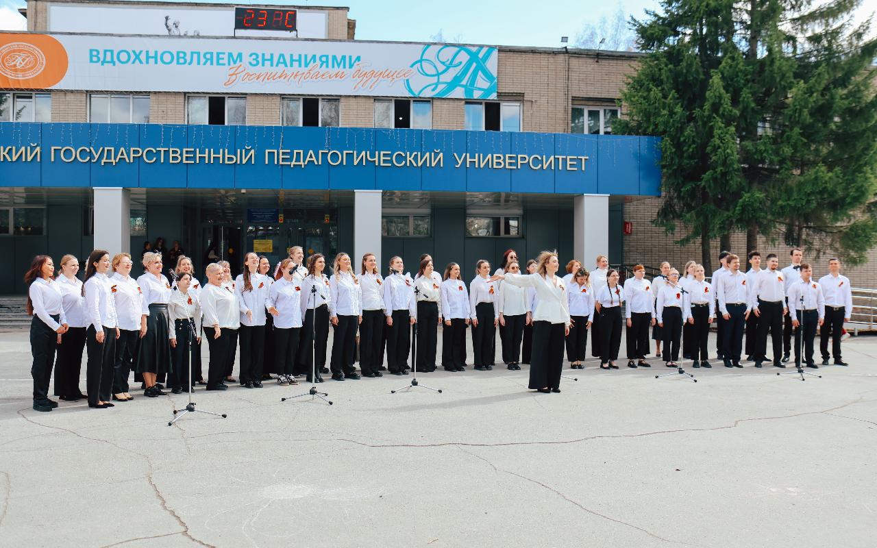 ФОТО к новости: Почему мы плачем под «Журавлей»: что говорят психологи НГПУ о памяти войны