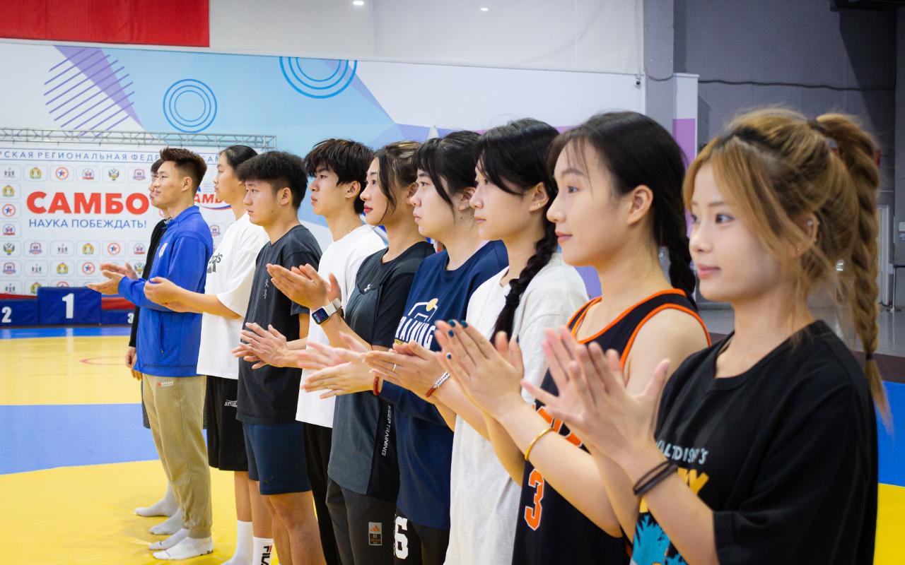 ФОТО к новости: Китайских студентов-стажёров НГПУ приняли в новосибирскую семью самбо