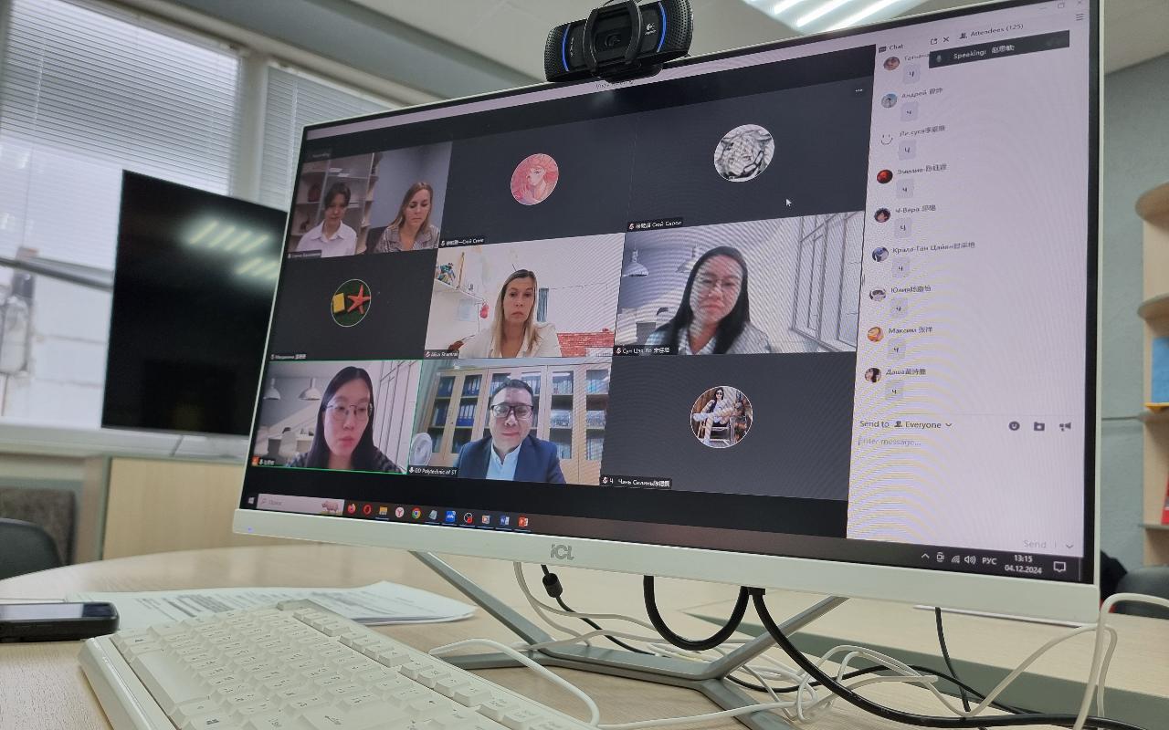 ФОТО к новости: Этикет для иностранных студентов: международный квиз от ИФиМ НГПУ