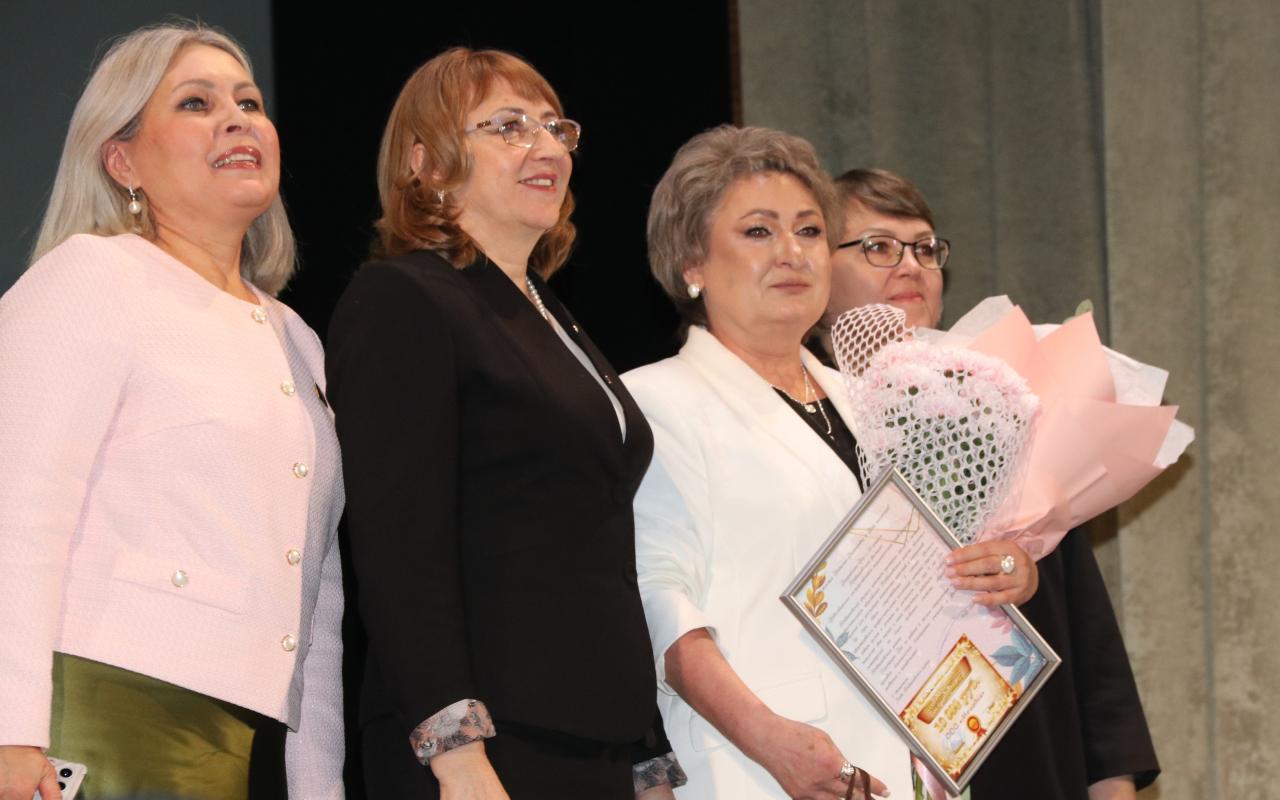 ФОТО к новости: Куйбышевский филиал НГПУ отметил 35-летие: тёплый вечер, родные лица и большая история