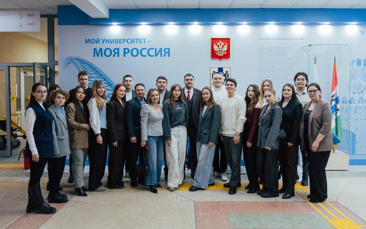 ФОТО к новости: В НГПУ обсудили развитие студенческого профсоюзного движения в Сибирском федеральном округе