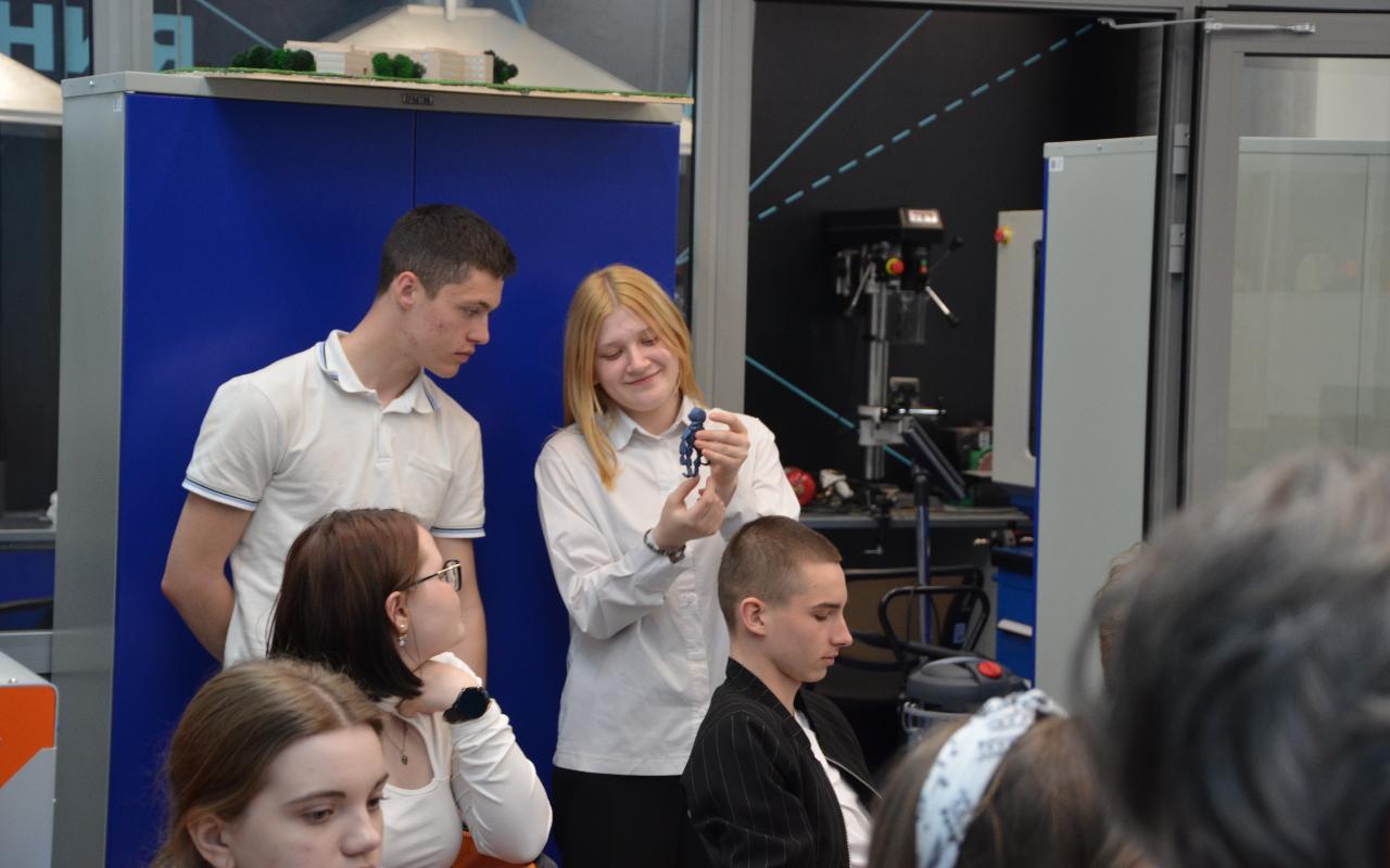 ФОТО к новости: НГПУ посетили будущие целевики из Коченёвского района