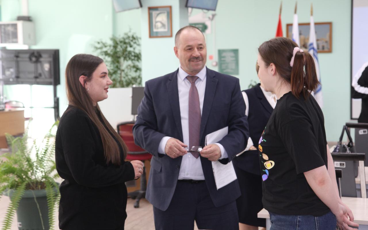 ФОТО к новости: Взаимодействие расширяется: НГПУ и Усть-Таркский район подписали соглашение о сотрудничестве