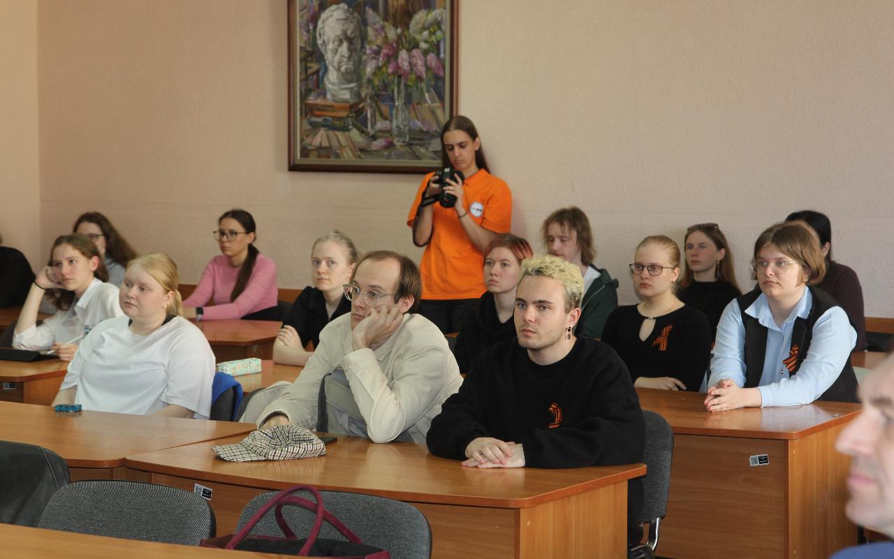 ФОТО к новости: «Отец солдата»: что связывает легендарный фильм с НГПУ?