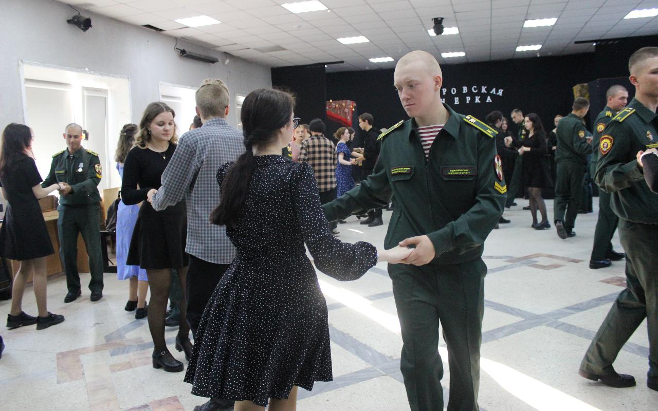 ФОТО к новости: Песни, танцы и знакомства: как прошла Покровская вечёрка в НГПУ