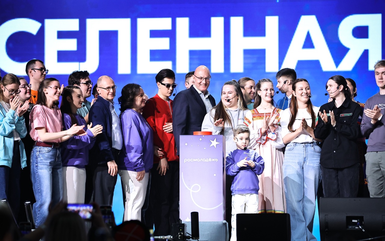 ФОТО к новости: В Национальном центре «Россия» прошла презентация нацпроекта «Молодежь и дети»