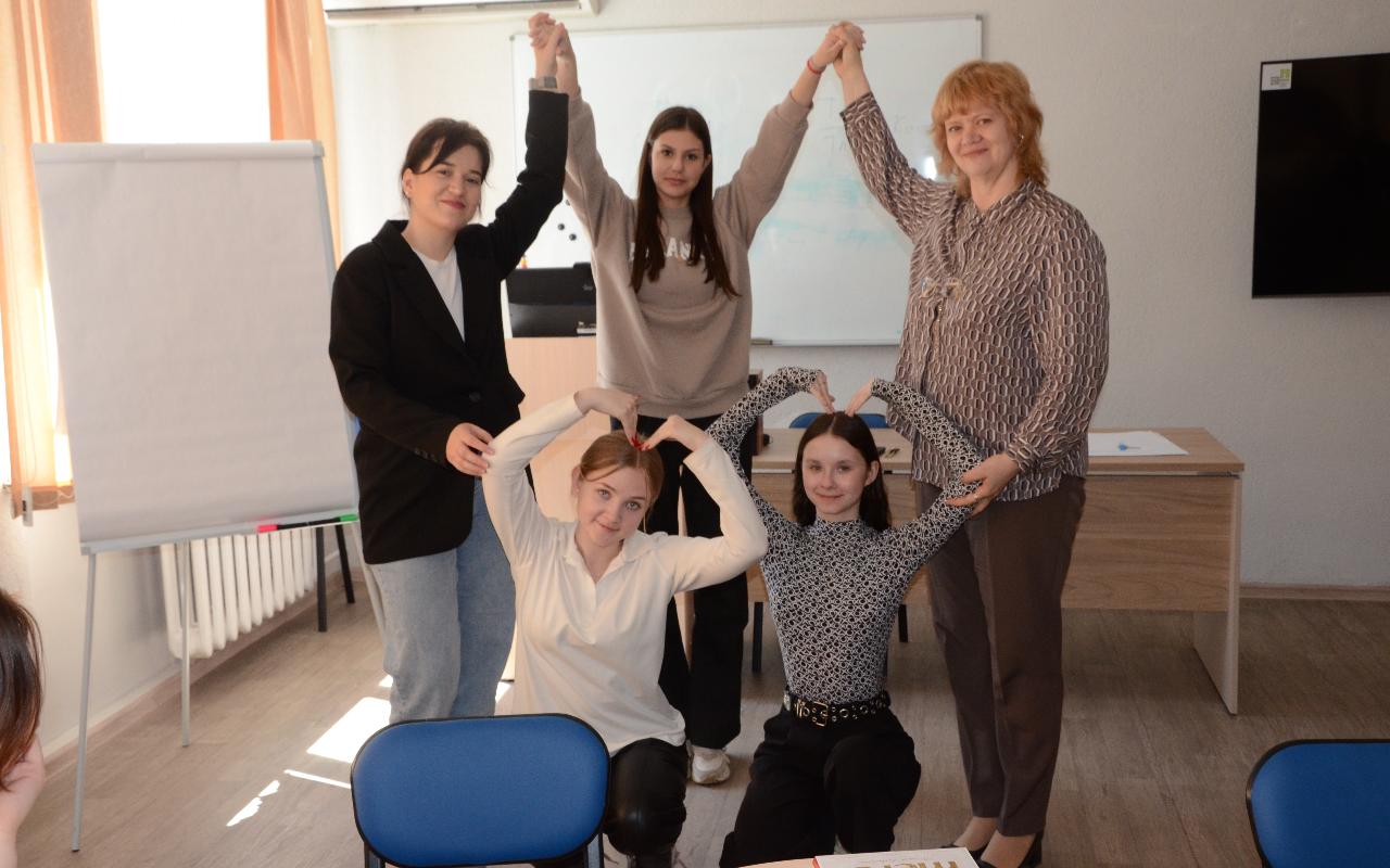 ФОТО к новости: Первое знакомство с НГПУ: лицеисты из педагогического класса погружаются в вузовскую жизнь