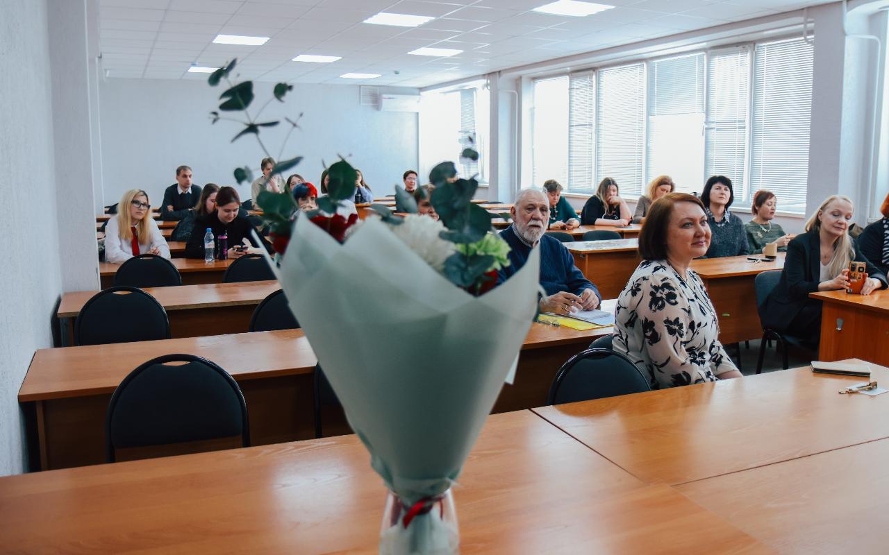 ФОТО к новости: В НГПУ состоялся ежегодный региональный научный семинар памяти профессора Нины Елисеевны Меднис