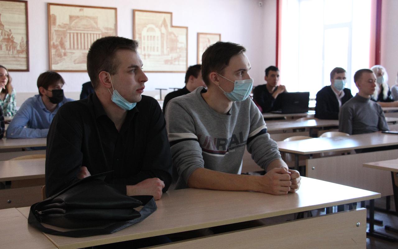 ФОТО к новости: Студентов НГПУ приглашают принять участие в программах «Земский учитель» и «Учитель для России»