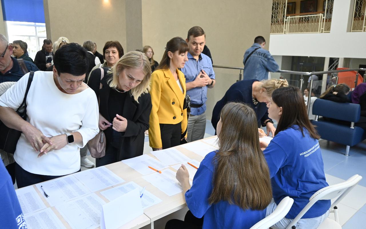 ФОТО к новости: В НГПУ стартовал региональный фестиваль инженерных проектов «Город будущего»