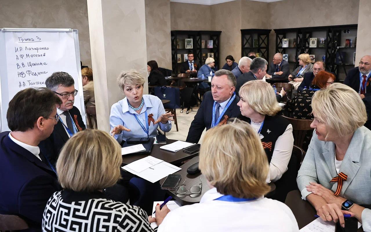 ФОТО к новости: «Министерство образования региона и команда педагогического университета должны работать бесшовно»: и. о. ректора Сергей Александрович Нелюбов принимает участие во Всероссийском совещании в центре «Корсунь»