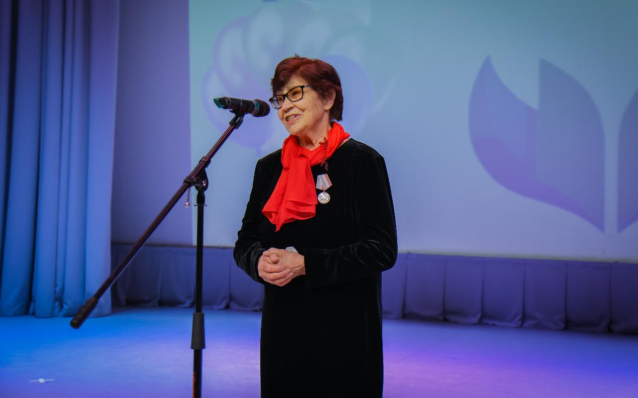 ФОТО к новости: Институт филологии и медиакоммуникаций НГПУ отметил 90-летний юбилей