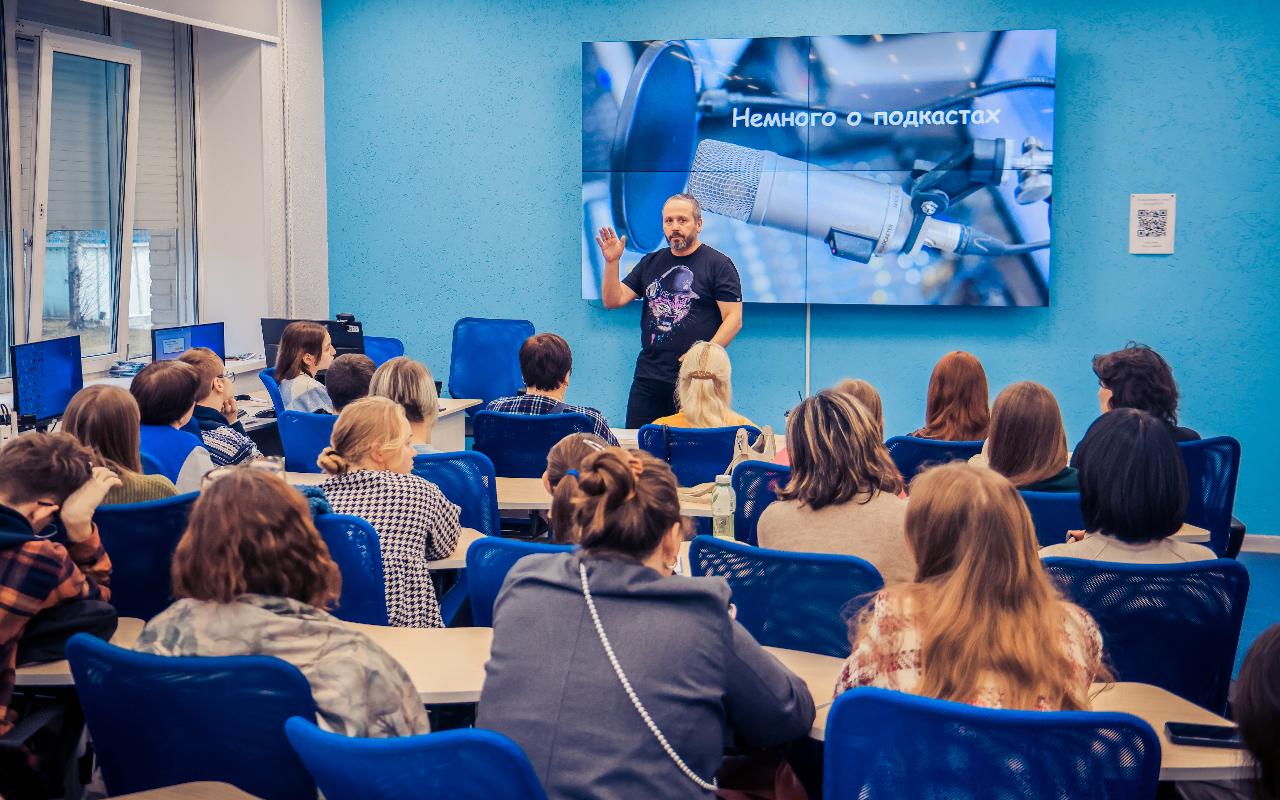 ФОТО к новости: Игра как инструмент образования: в НГПУ обсудили геймификацию 