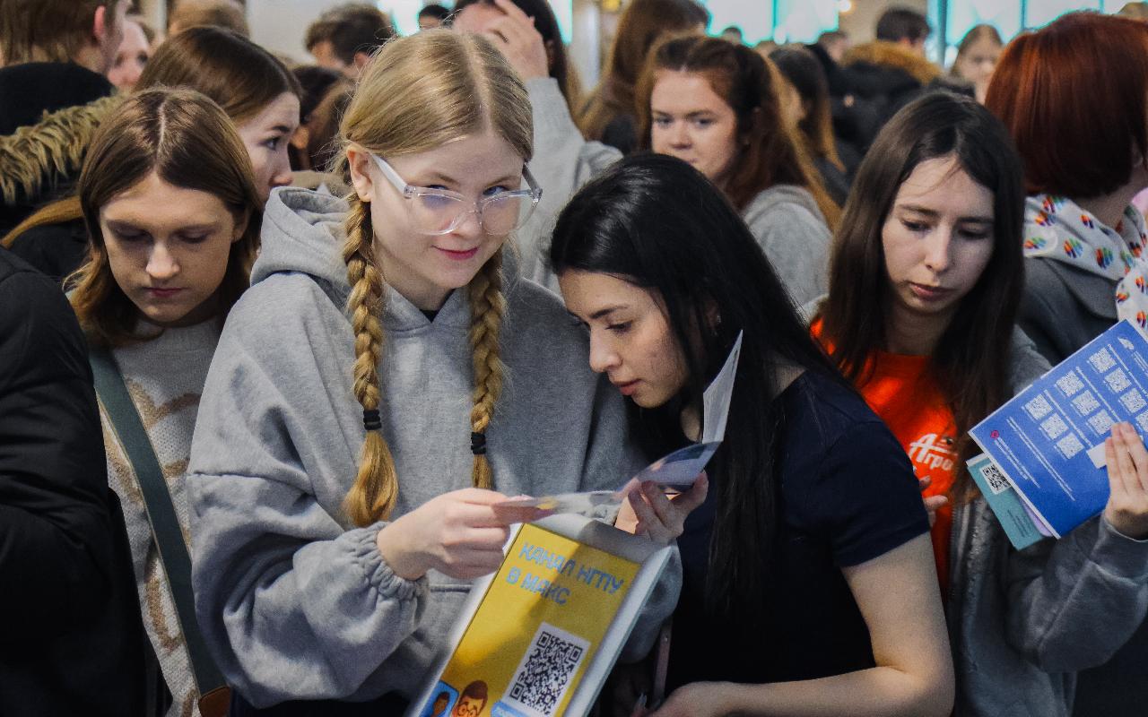 ФОТО к новости: День открытых дверей вузов Новосибирской области: НГПУ — в центре внимания абитуриентов