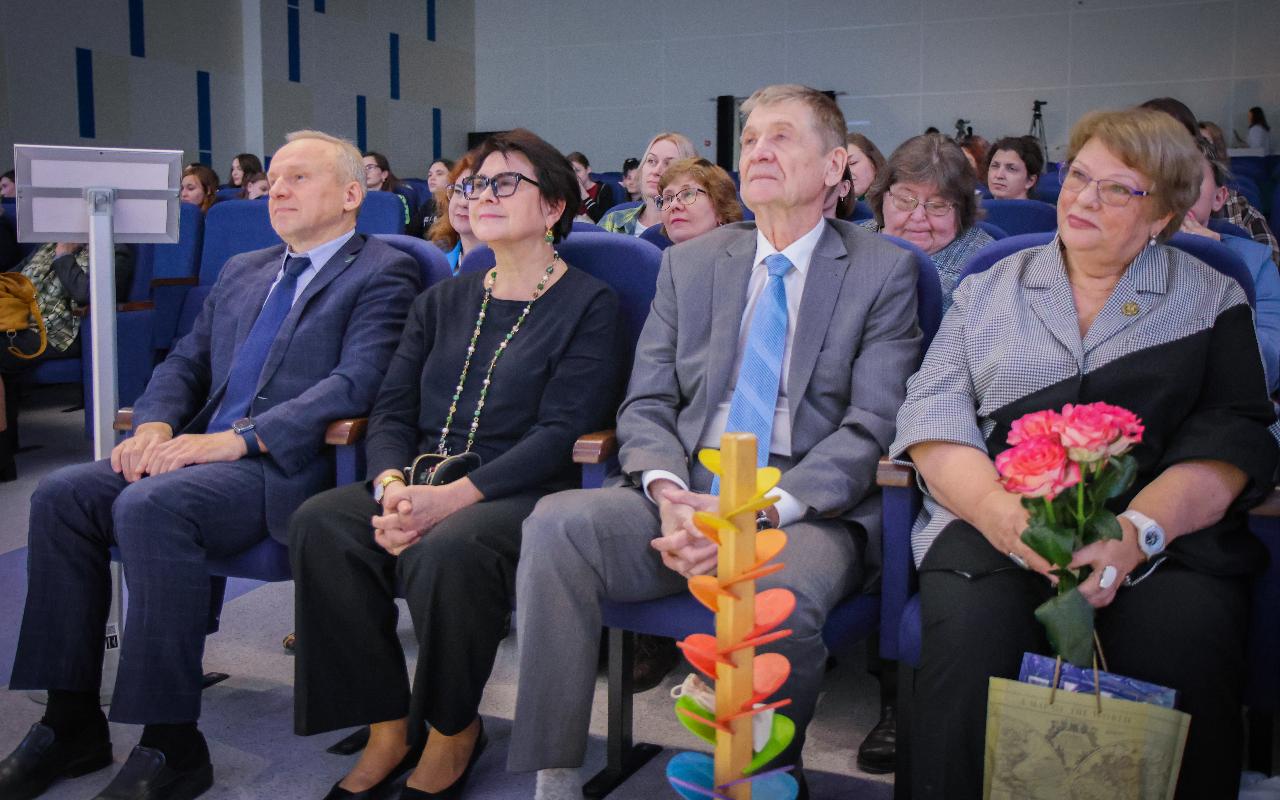 ФОТО к новости: В НГПУ отметили 40-летие подготовки педагогов для системы дошкольного образования