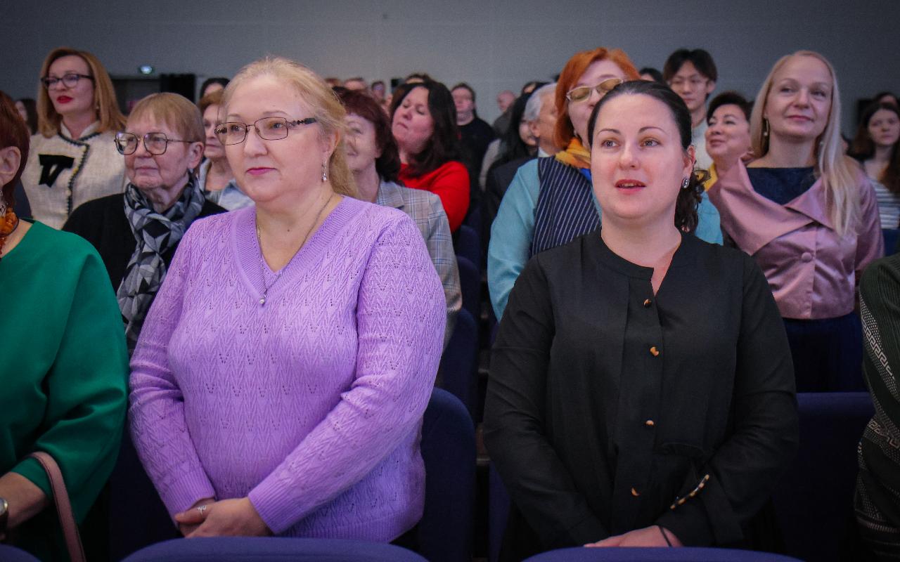 ФОТО к новости: Институт филологии и медиакоммуникаций НГПУ отметил 90-летний юбилей